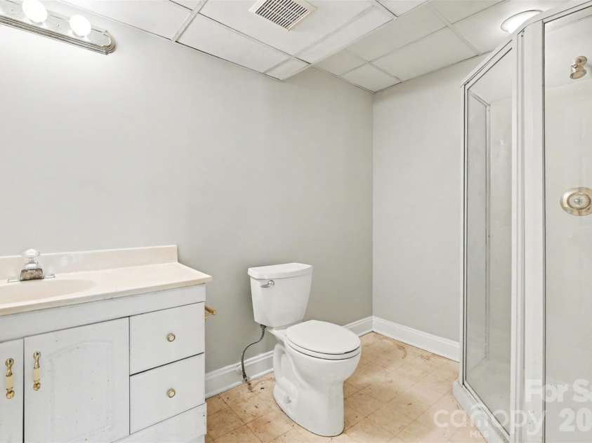 120 Wildiris Drive, Mooresville, NC 28117.  MLS# CAR4366564, YatesRealty ID 23161. 