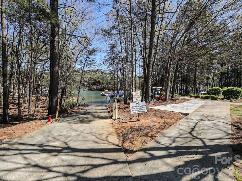 120 Wildiris Drive, Mooresville, NC 28117.  MLS# CAR4366564, YatesRealty ID 23161. 
