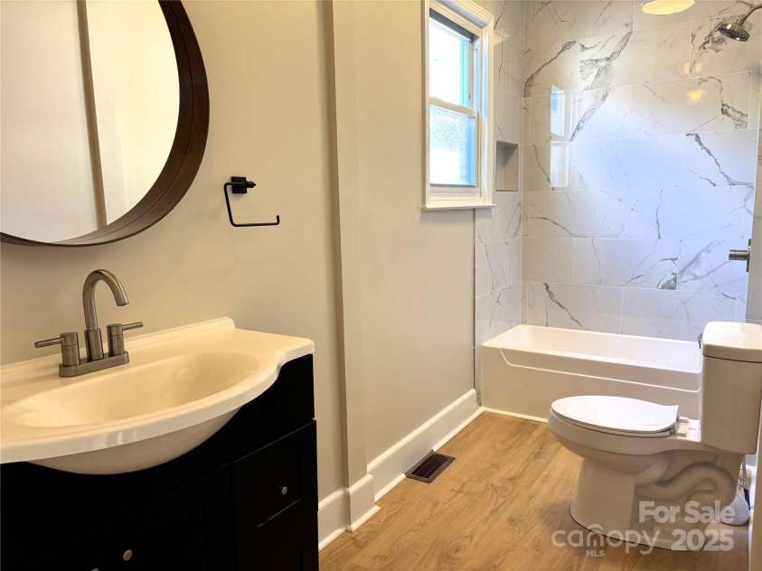 339 Mayflower Avenue, Cramerton, NC 28032.  MLS# CAR4270605, YatesRealty ID 23161. Bathroom