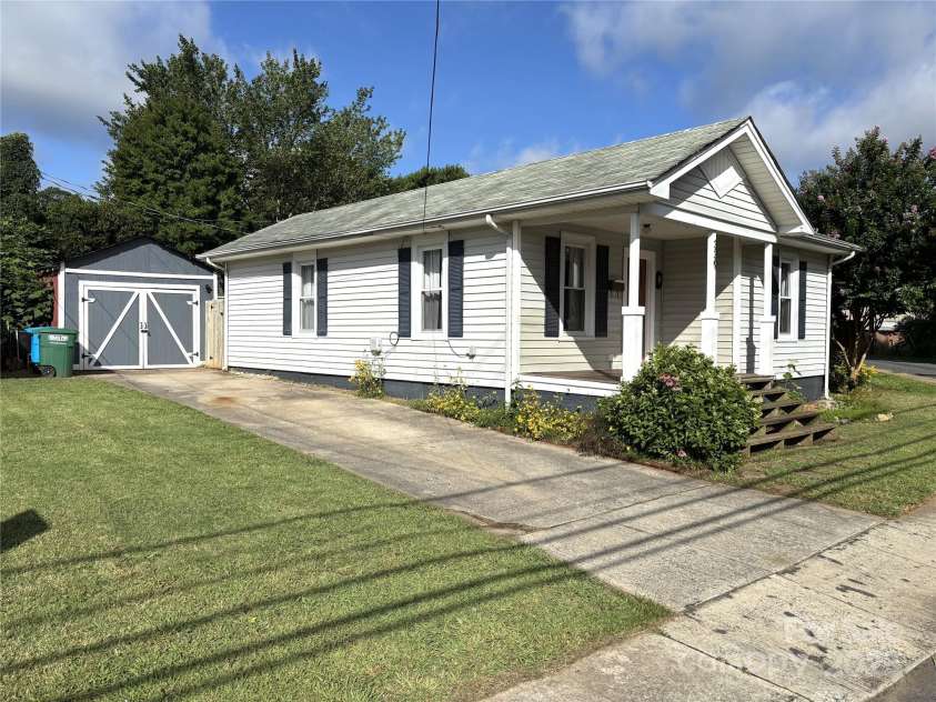 339 Mayflower Avenue, Cramerton, NC 28032.  MLS# CAR4270605, YatesRealty ID 23161. Street view from left side