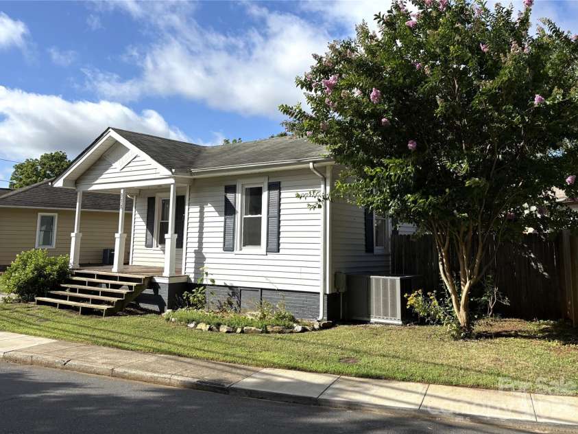 339 Mayflower Avenue, Cramerton, NC 28032.  MLS# CAR4270605, YatesRealty ID 23161. Street view from right side