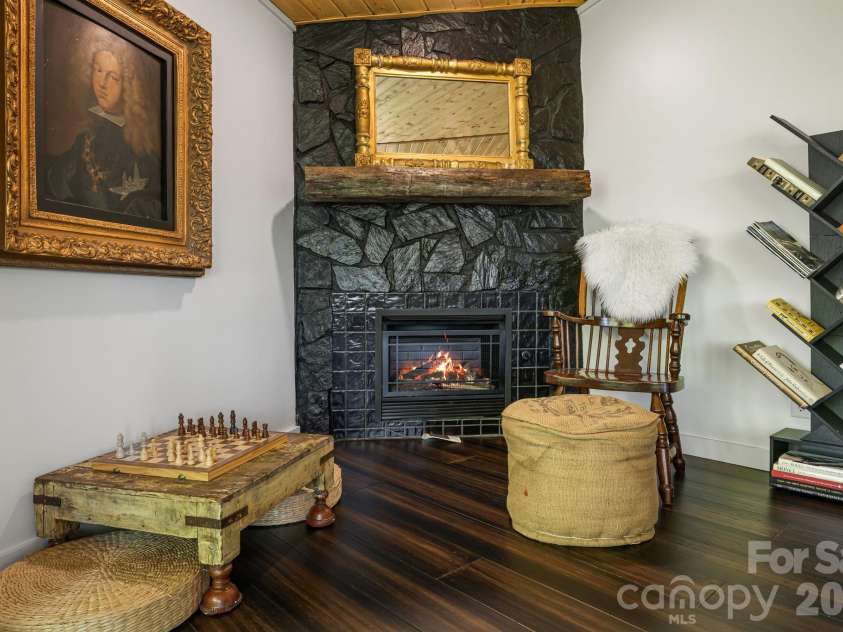 1 Patton Circle, Asheville, NC 28804.  MLS# CAR4375431, YatesRealty ID 23162. 