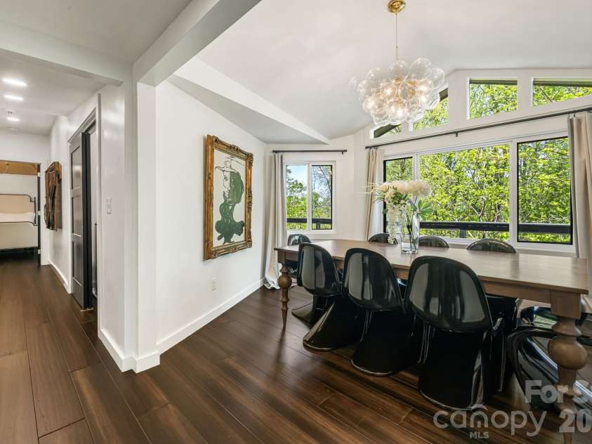 1 Patton Circle, Asheville, NC 28804.  MLS# CAR4375431, YatesRealty ID 23162. 