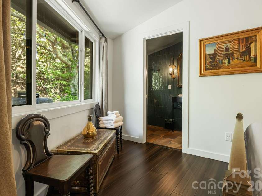 1 Patton Circle, Asheville, NC 28804.  MLS# CAR4375431, YatesRealty ID 23162. 