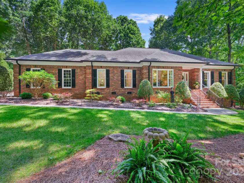 5008 Saddle Horn Trail, Weddington, NC 28104.  MLS# CAR4273689, YatesRealty ID 23163. 