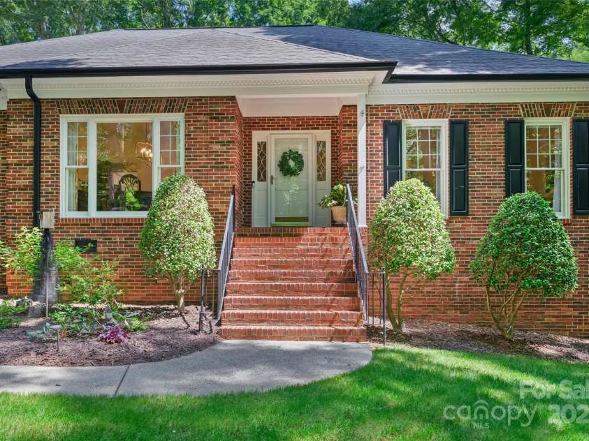 5008 Saddle Horn Trail, Weddington, NC 28104.  MLS# CAR4273689, YatesRealty ID 23163. 
