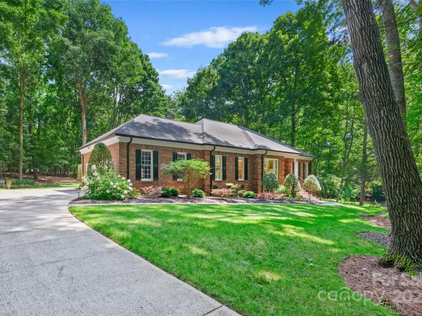 5008 Saddle Horn Trail, Weddington, NC 28104.  MLS# CAR4273689, YatesRealty ID 23163. 