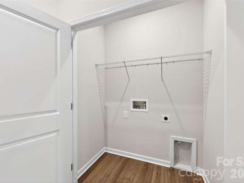 6025 Longar Lane, Charlotte, NC 28269.  MLS# CAR4376910, YatesRealty ID 23163. Laundry