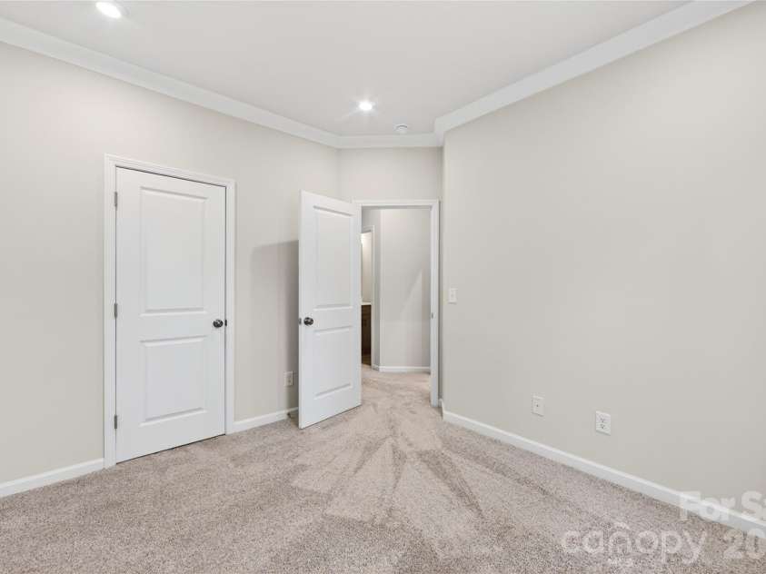 6025 Longar Lane, Charlotte, NC 28269.  MLS# CAR4376910, YatesRealty ID 23163. Third bedroom