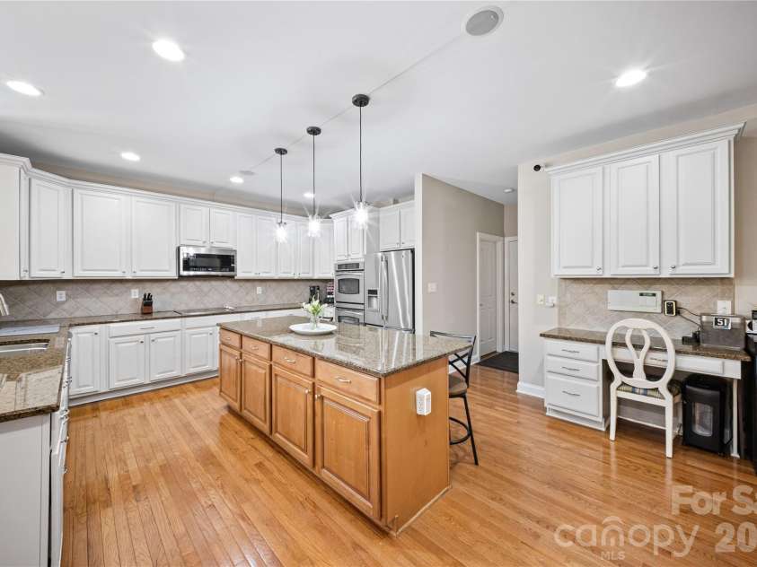 14825 Capricorn Lane, Charlotte, NC 28277.  MLS# CAR4381245, YatesRealty ID 23164. 
