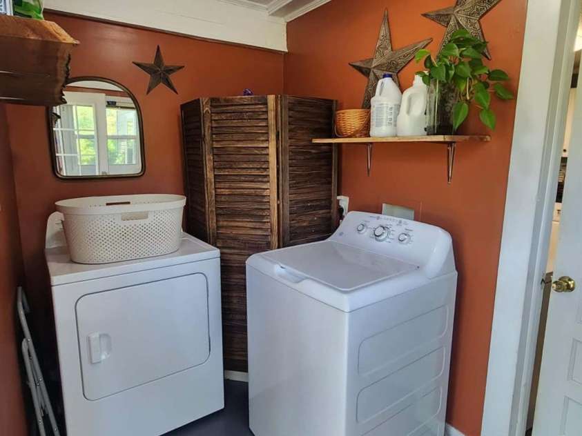 222 Carrie Drive, Oakboro, NC 28129.  MLS# CAR4378806, YatesRealty ID 23165. Laundry /Mudd Room