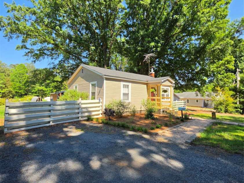 222 Carrie Drive, Oakboro, NC 28129.  MLS# CAR4378806, YatesRealty ID 23165. You Could Live Here!!