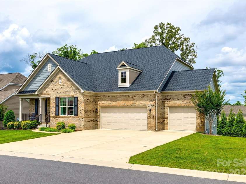 7026 Wyngate Place, Lancaster, SC 29720.  MLS# CAR4265136, YatesRealty ID 23166. 