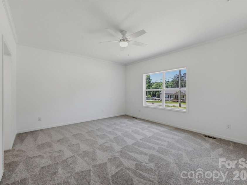 109 Sarah Avenue, Newton, NC 28658.  MLS# CAR4383334, YatesRealty ID 23167. 