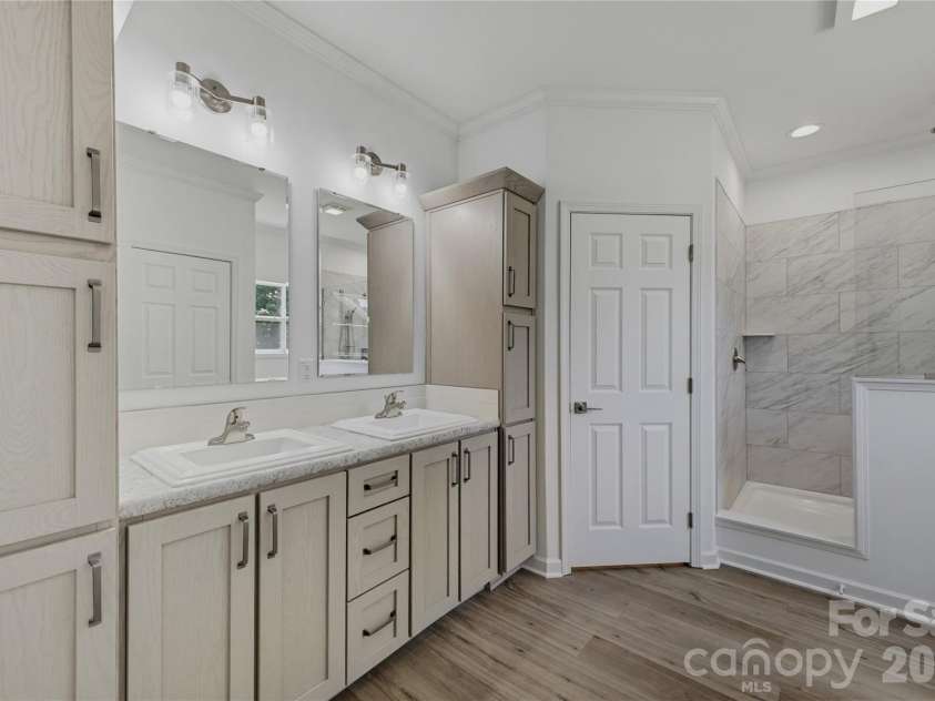 109 Sarah Avenue, Newton, NC 28658.  MLS# CAR4383334, YatesRealty ID 23167. 