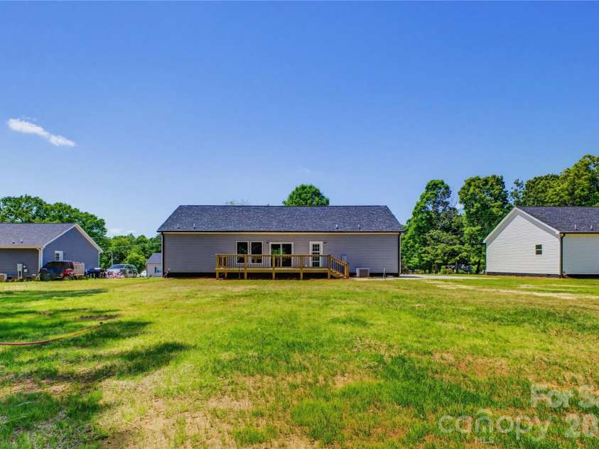 109 Sarah Avenue, Newton, NC 28658.  MLS# CAR4383334, YatesRealty ID 23167. 