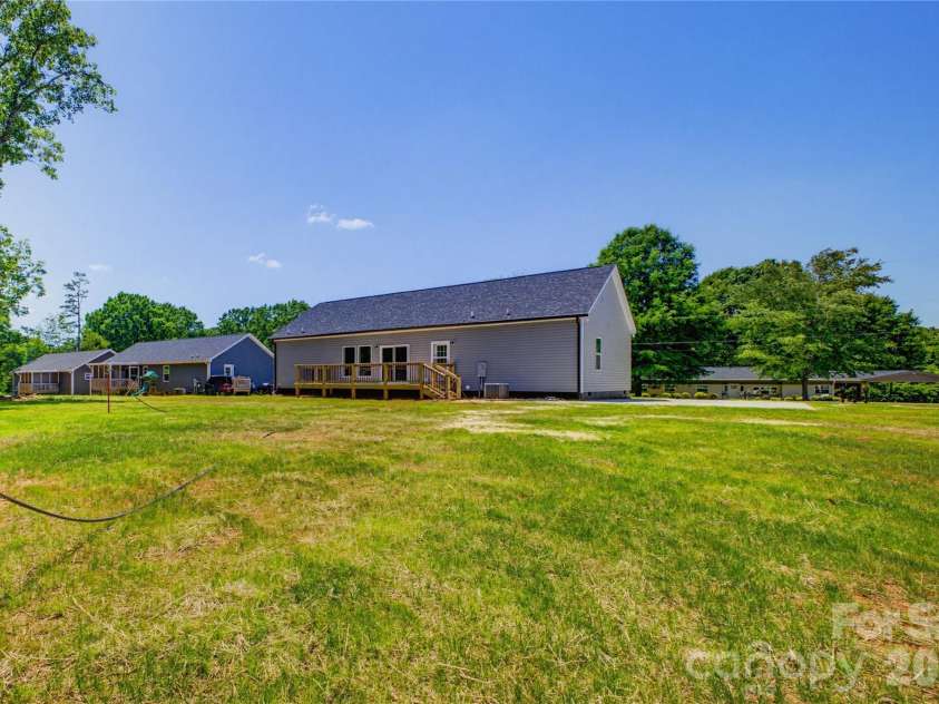 109 Sarah Avenue, Newton, NC 28658.  MLS# CAR4383334, YatesRealty ID 23167. 