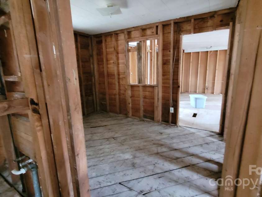 233 Rogers Street, Waynesville, NC 28786.  MLS# CAR4274269, YatesRealty ID 23167. 