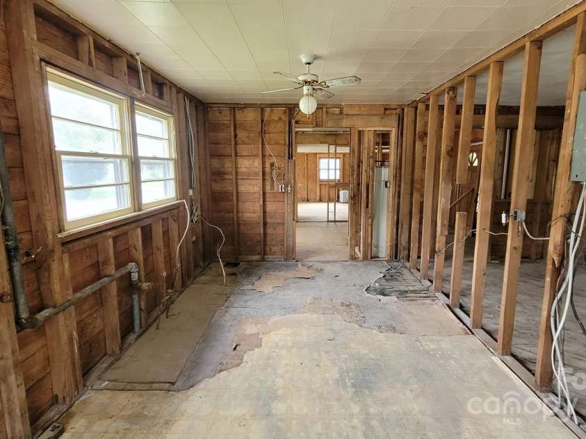 233 Rogers Street, Waynesville, NC 28786.  MLS# CAR4274269, YatesRealty ID 23167. 