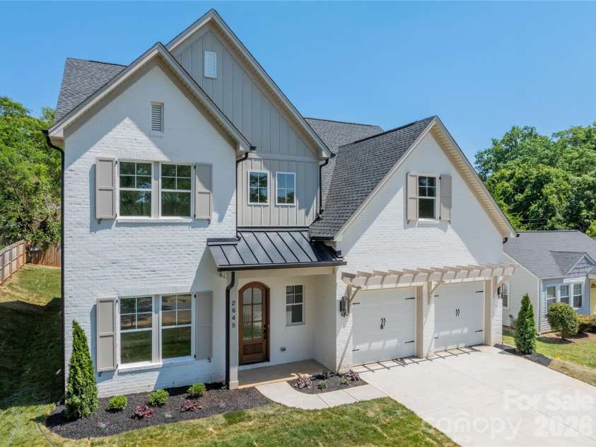 2648 Roslyn Avenue, Charlotte, NC 28208.  MLS# CAR4382622, YatesRealty ID 23168. 