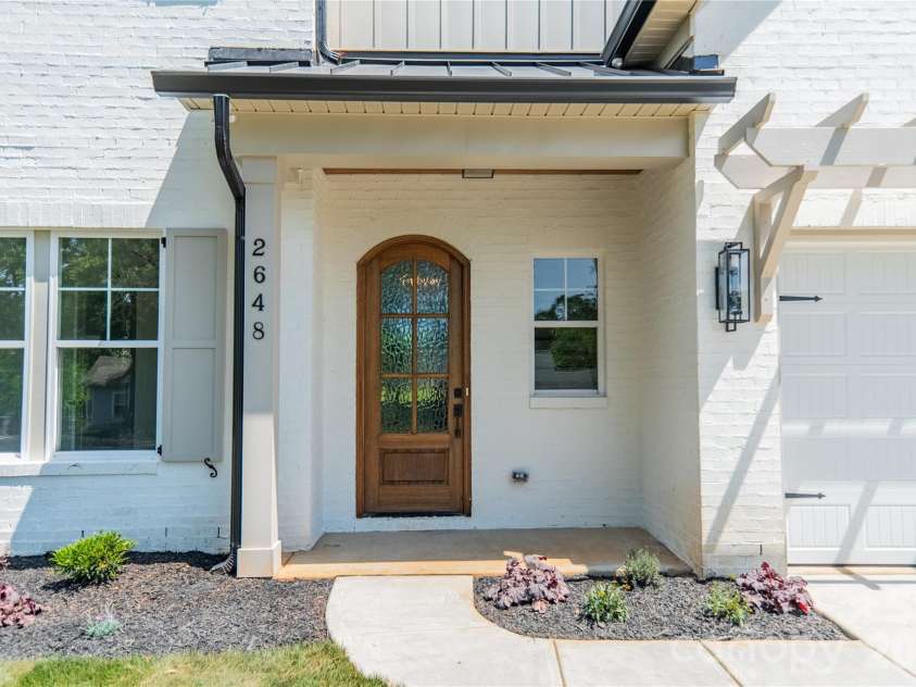 2648 Roslyn Avenue, Charlotte, NC 28208.  MLS# CAR4382622, YatesRealty ID 23168. 