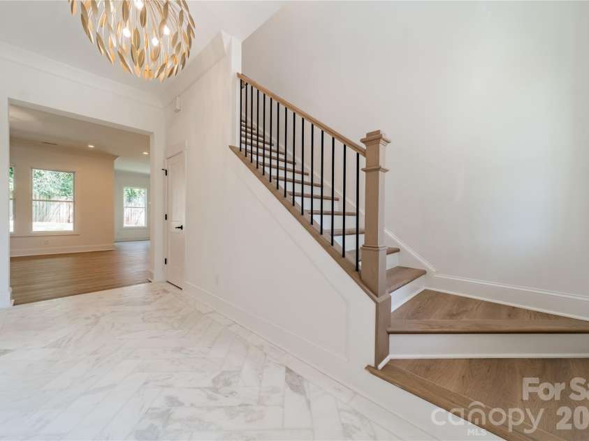 2648 Roslyn Avenue, Charlotte, NC 28208.  MLS# CAR4382622, YatesRealty ID 23168. 