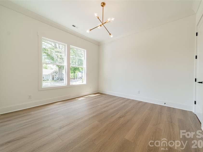 2648 Roslyn Avenue, Charlotte, NC 28208.  MLS# CAR4382622, YatesRealty ID 23168. 