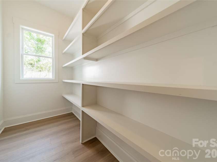 2648 Roslyn Avenue, Charlotte, NC 28208.  MLS# CAR4382622, YatesRealty ID 23168. 