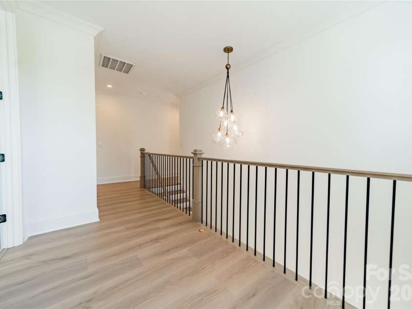 2648 Roslyn Avenue, Charlotte, NC 28208.  MLS# CAR4382622, YatesRealty ID 23168. 