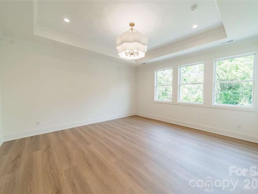 2648 Roslyn Avenue, Charlotte, NC 28208.  MLS# CAR4382622, YatesRealty ID 23168. 