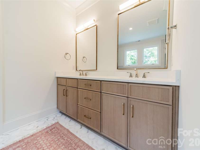 2648 Roslyn Avenue, Charlotte, NC 28208.  MLS# CAR4382622, YatesRealty ID 23168. 