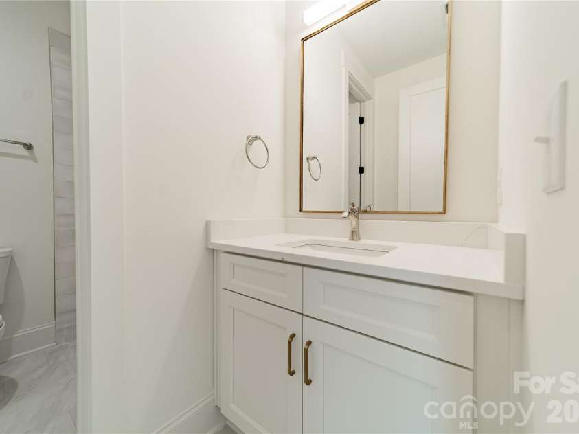 2648 Roslyn Avenue, Charlotte, NC 28208.  MLS# CAR4382622, YatesRealty ID 23168. 