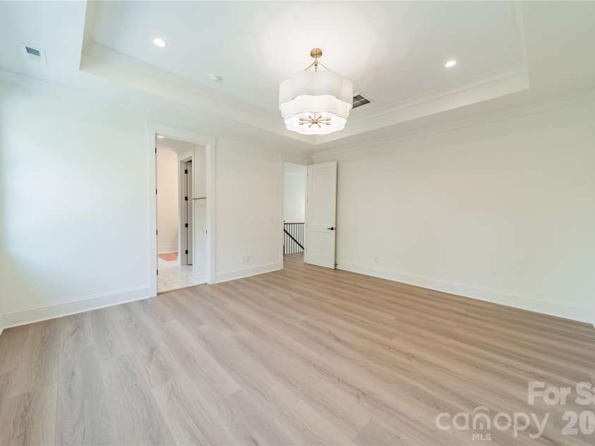 2648 Roslyn Avenue, Charlotte, NC 28208.  MLS# CAR4382622, YatesRealty ID 23168. 