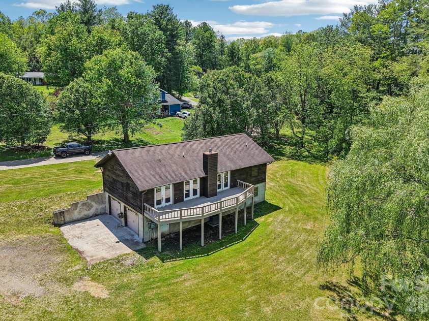 48 Chambers View Drive, Clyde, NC 28721.  MLS# CAR4376711, YatesRealty ID 23169. 