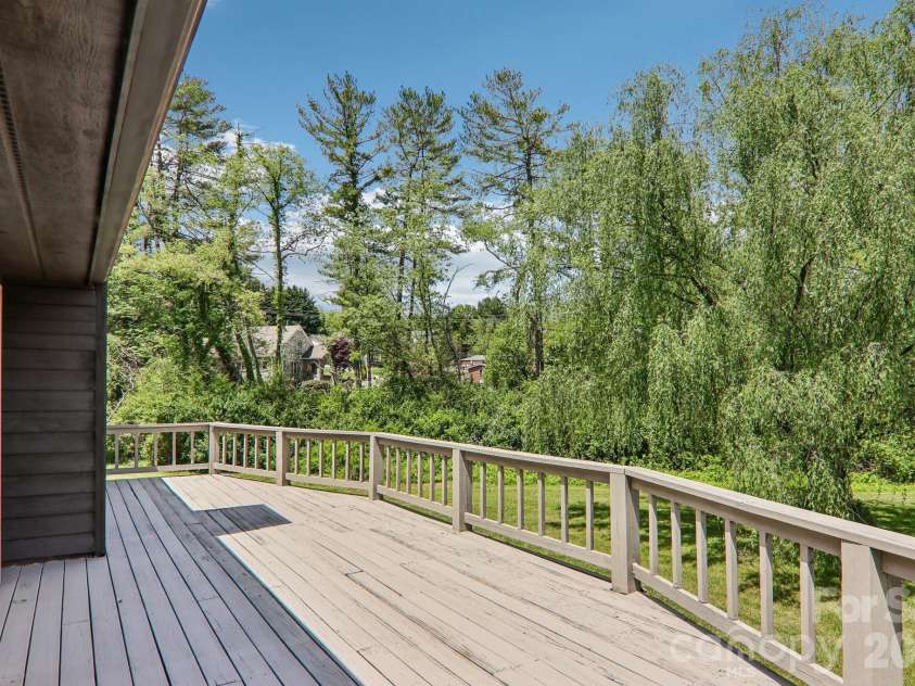 48 Chambers View Drive, Clyde, NC 28721.  MLS# CAR4376711, YatesRealty ID 23169. 