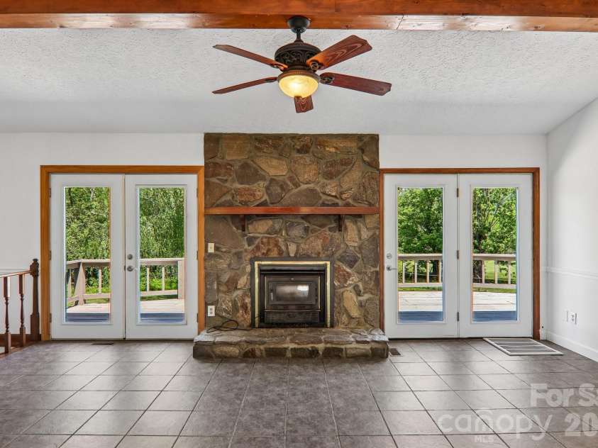 48 Chambers View Drive, Clyde, NC 28721.  MLS# CAR4376711, YatesRealty ID 23169. 