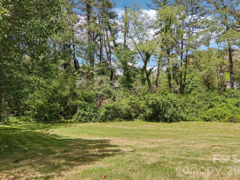48 Chambers View Drive, Clyde, NC 28721.  MLS# CAR4376711, YatesRealty ID 23169. 