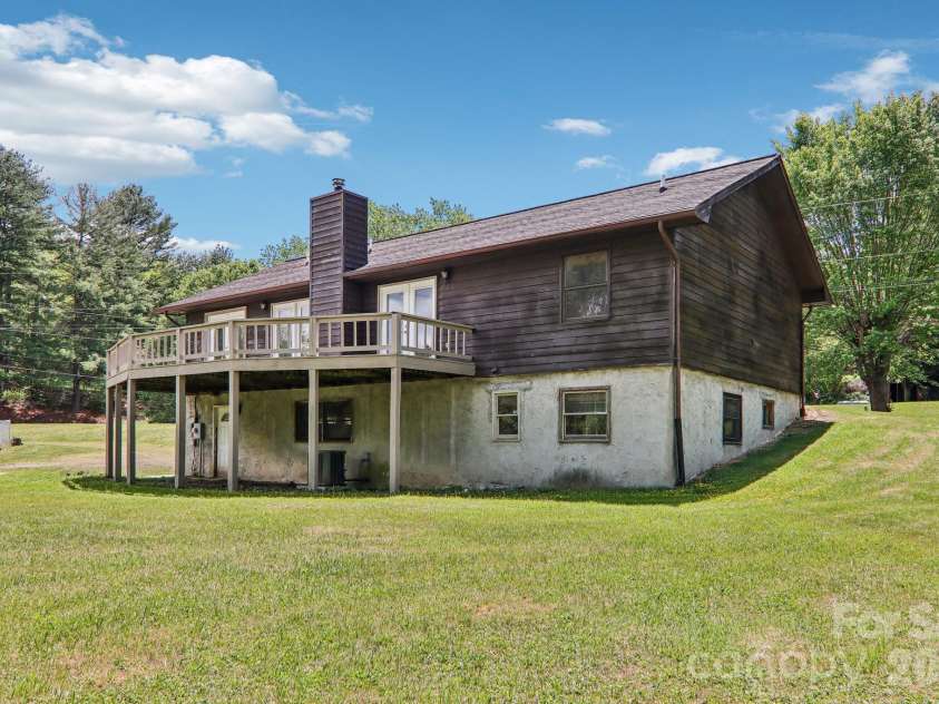 48 Chambers View Drive, Clyde, NC 28721.  MLS# CAR4376711, YatesRealty ID 23169. 