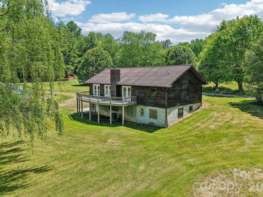 48 Chambers View Drive, Clyde, NC 28721.  MLS# CAR4376711, YatesRealty ID 23169. 
