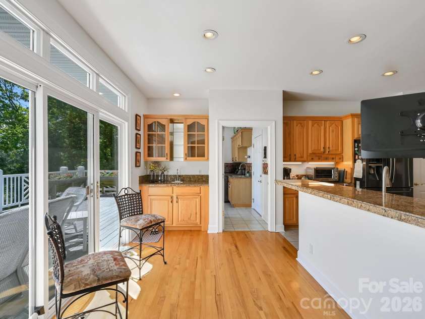 105 Spring Path, Hendersonville, NC 28739.  MLS# CAR4256171, YatesRealty ID 2317. Breakfast room with wet bar