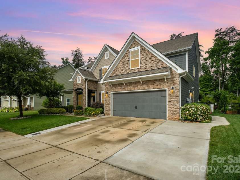 183 Canoe Pole Lane, Mooresville, NC 28117.  MLS# CAR4272476, YatesRealty ID 23170. 
