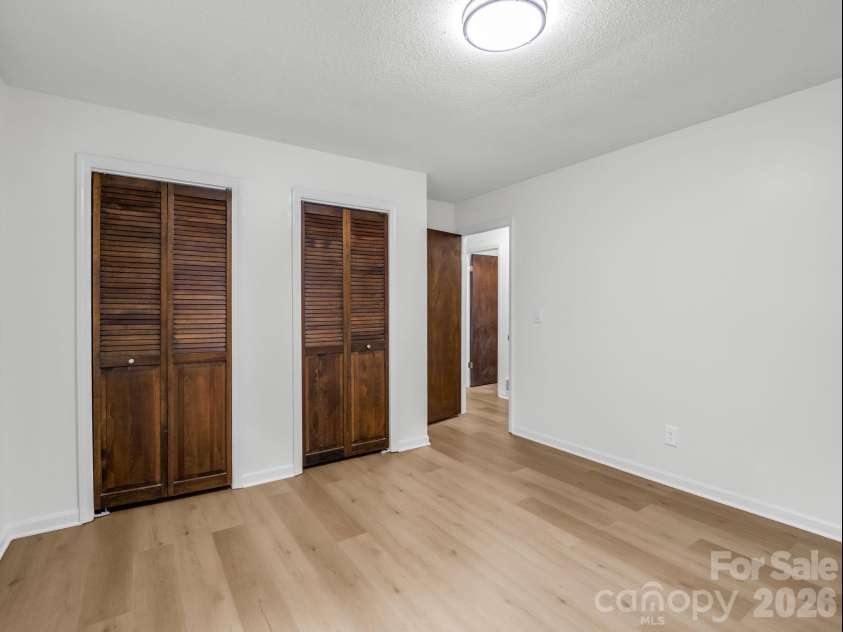 11 Deer Run Drive, Asheville, NC 28803.  MLS# CAR4377673, YatesRealty ID 23171. 2nd Bedroom