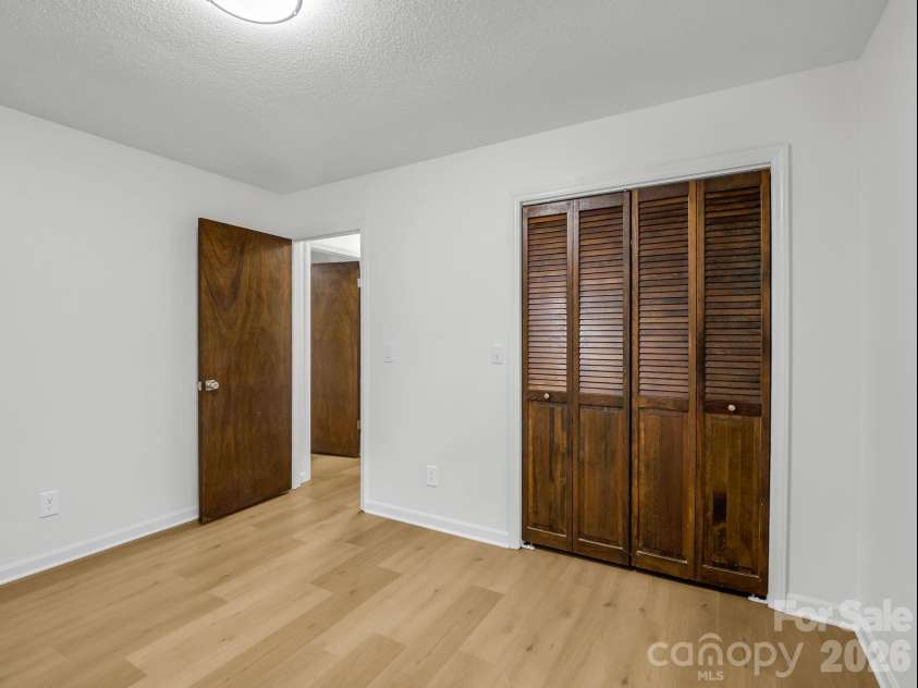 11 Deer Run Drive, Asheville, NC 28803.  MLS# CAR4377673, YatesRealty ID 23171. 3rd Bedroom