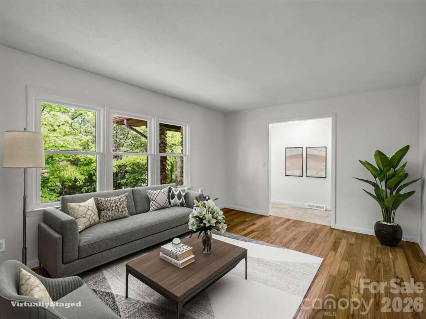 11 Deer Run Drive, Asheville, NC 28803.  MLS# CAR4377673, YatesRealty ID 23171. 