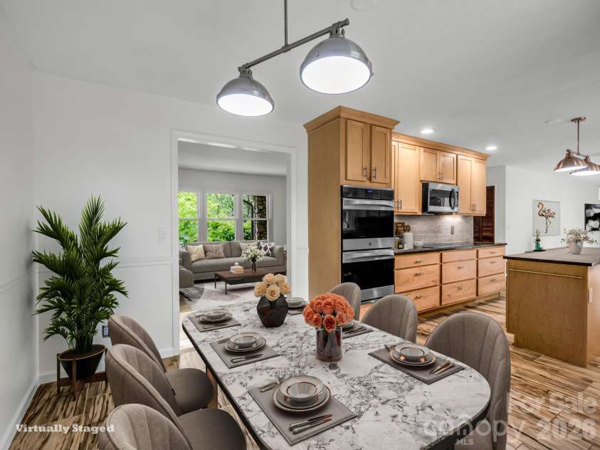 11 Deer Run Drive, Asheville, NC 28803.  MLS# CAR4377673, YatesRealty ID 23171. 