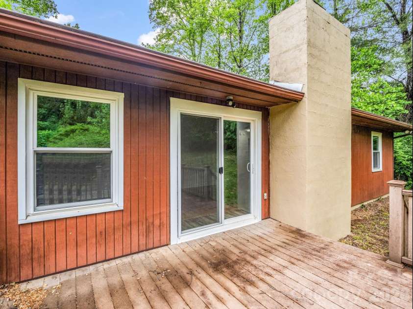 11 Deer Run Drive, Asheville, NC 28803.  MLS# CAR4377673, YatesRealty ID 23171. Bring the grill for fun times