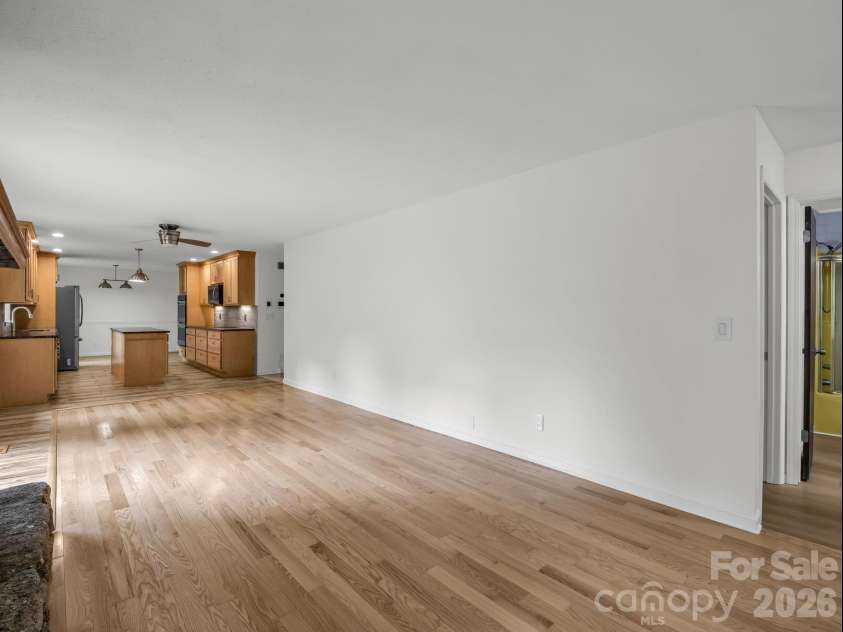 11 Deer Run Drive, Asheville, NC 28803.  MLS# CAR4377673, YatesRealty ID 23171. What a great entertaining area