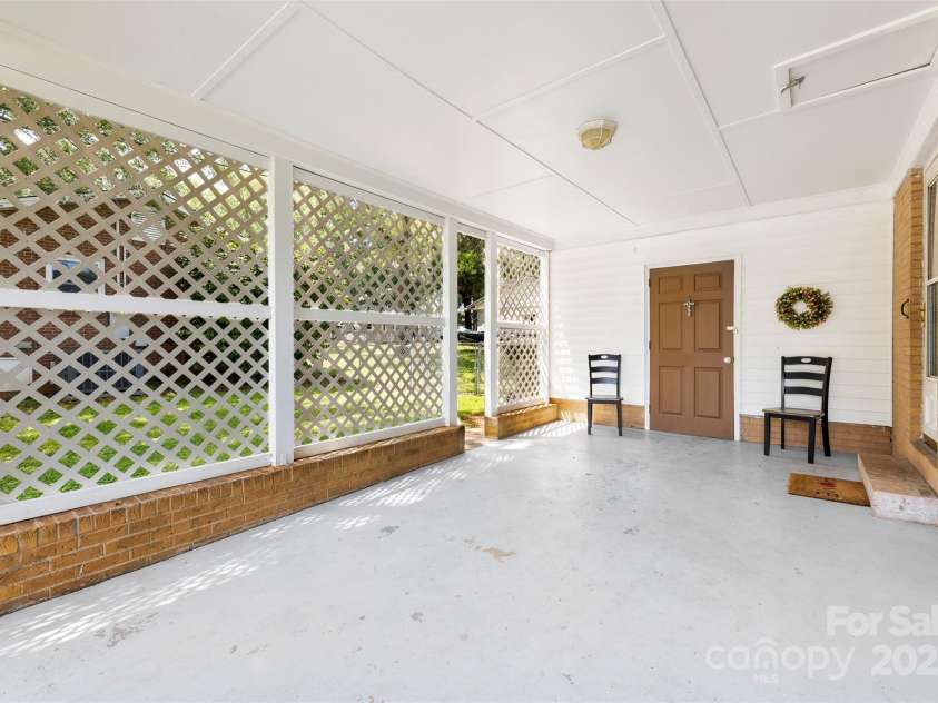 814 Gold Street, Kings Mountain, NC 28086.  MLS# CAR4274095, YatesRealty ID 23171. 