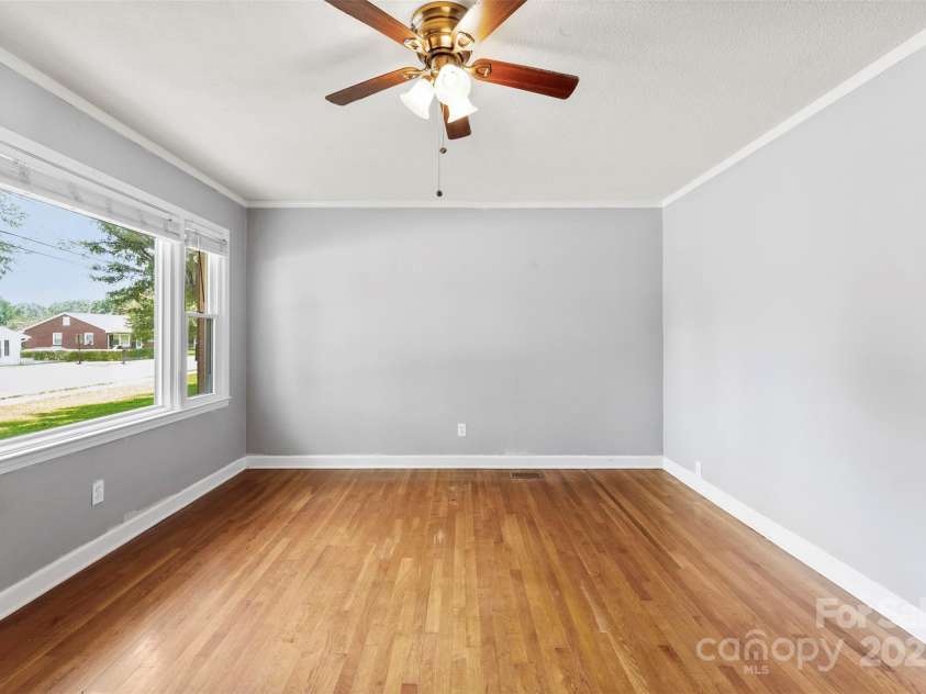 814 Gold Street, Kings Mountain, NC 28086.  MLS# CAR4274095, YatesRealty ID 23171. 