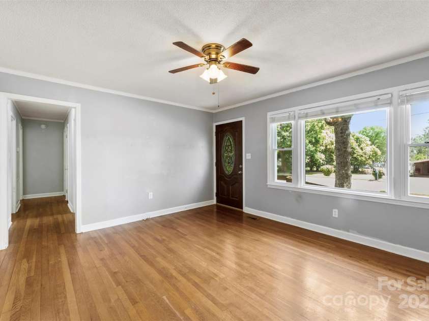 814 Gold Street, Kings Mountain, NC 28086.  MLS# CAR4274095, YatesRealty ID 23171. 